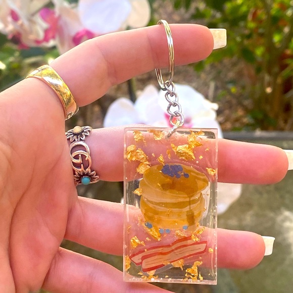 Blueberry Pancakes & Bacon Breakfast Keychain Resin Art 🥞🫐 🥓 - Picture 9 of 13